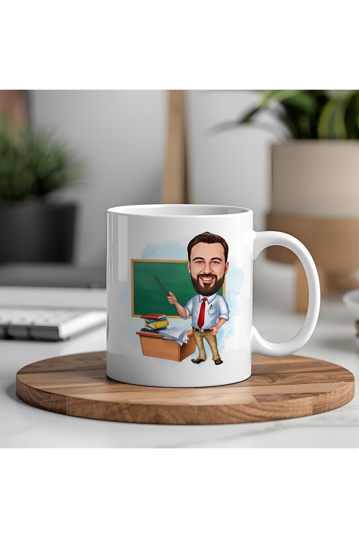 Öğretmenler Gününe Özel Kişisel Karikatür Kupa – Fotoğraftan Çizimle Hazırlanan Eşsiz Hediye