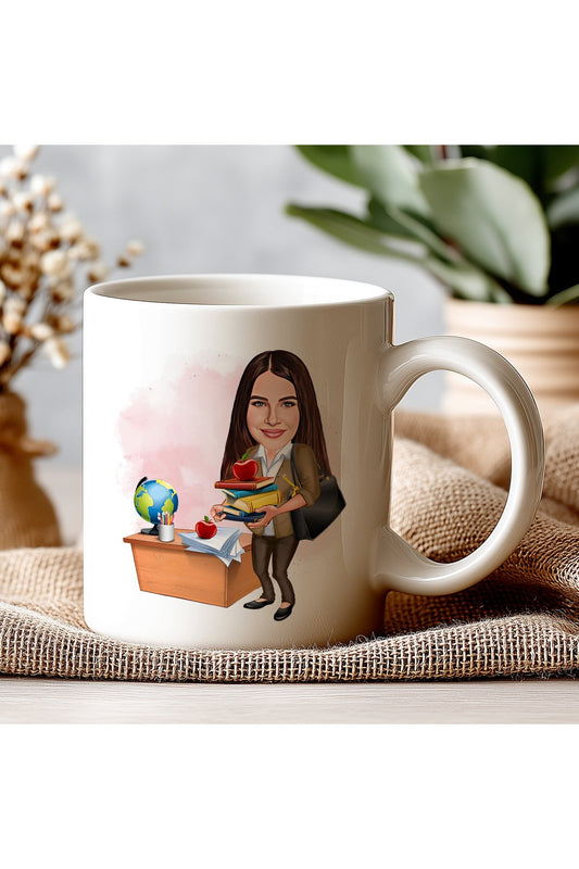 Öğretmenler Gününe Özel Kişisel Karikatür Kupa – Fotoğraftan Çizimle Hazırlanan Eşsiz Hediye