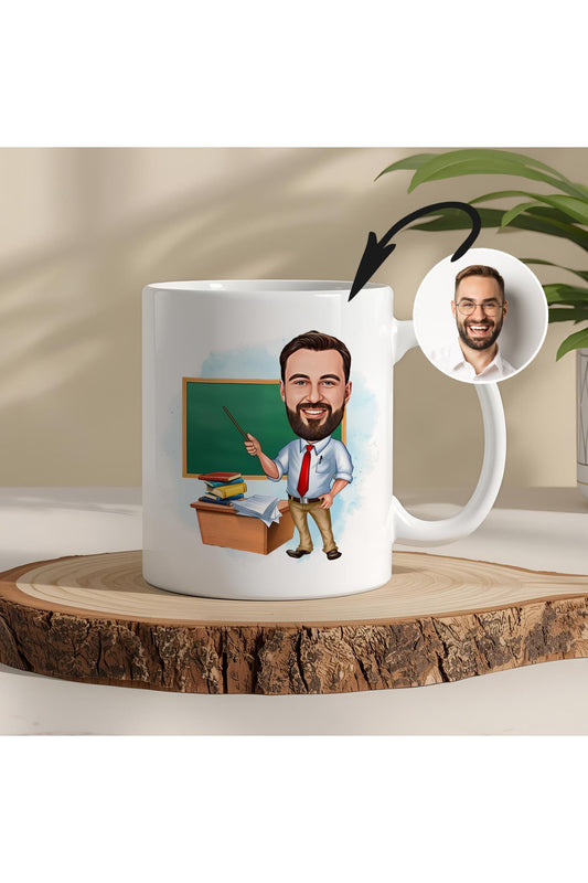 Öğretmenler Gününe Özel Kişisel Karikatür Kupa – Fotoğraftan Çizimle Hazırlanan Eşsiz Hediye
